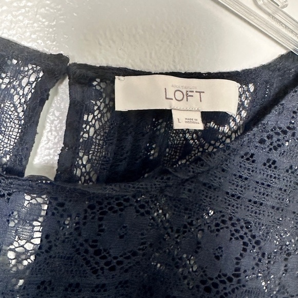 3/$20💥 Loft Sheer Floral Lace Sleeveless Camisole Tank Top Navy Blue - Picture 7 of 14